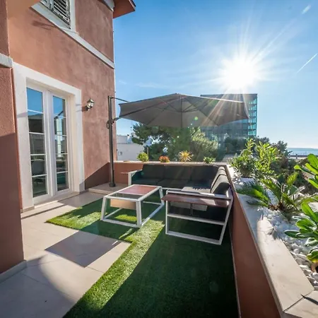 Apartment Luxury Equanimity